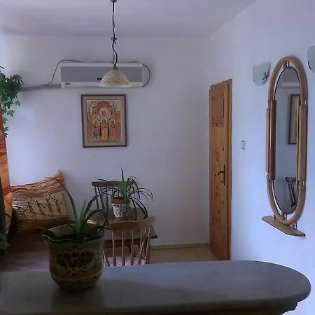 Art House Orhidea בית הארחה פומורי