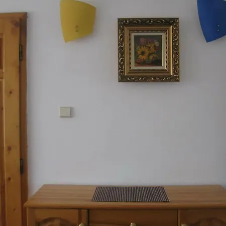 Art House Orhidea פומורי